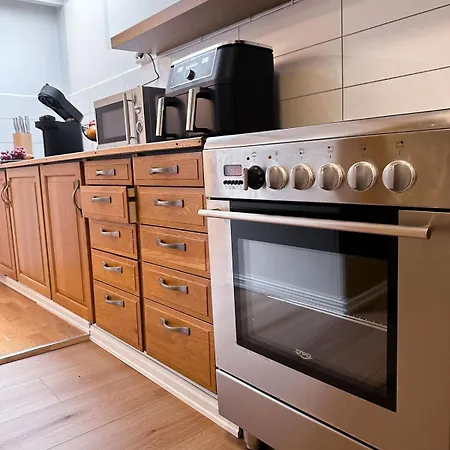 Apartment Centre Treehouse With Backyard - Two Bedroom Stavanger