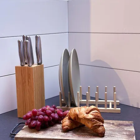 Centre Treehouse With Backyard - Two Bedroom דירה סטוונגר